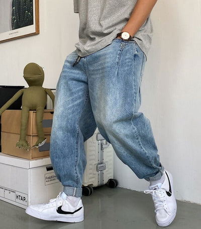 Balloon Fit Tapered Jeans