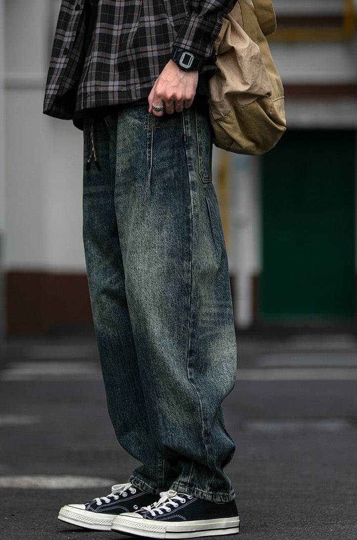 REKNAT Tapered Jeans with Keychain