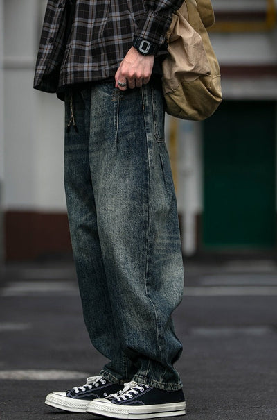 REKNAT Tapered Jeans with Keychain