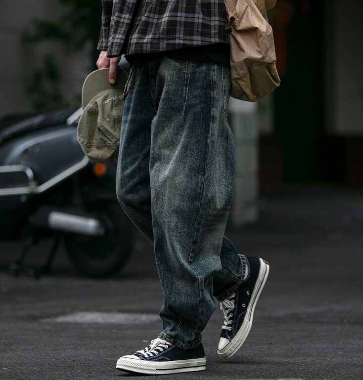 REKNAT Tapered Jeans with Keychain