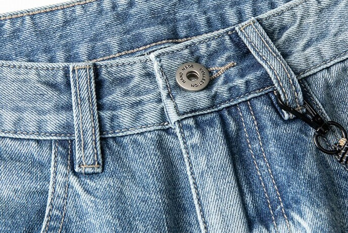REKNAT Tapered Jeans with Keychain