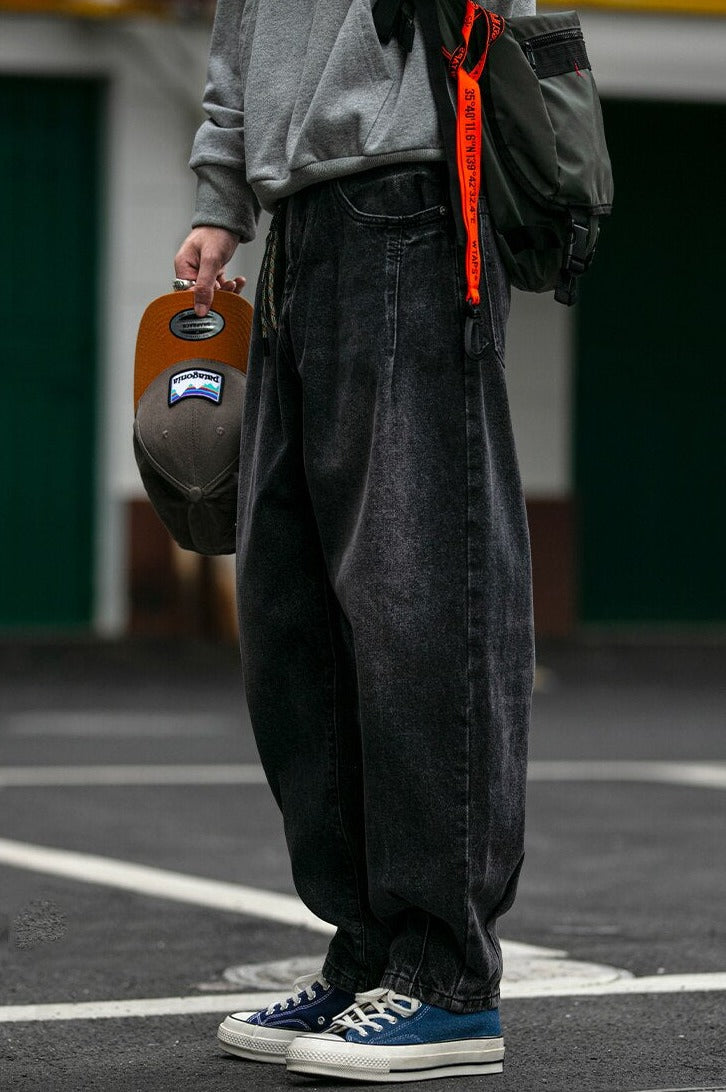 REKNAT Tapered Jeans with Keychain